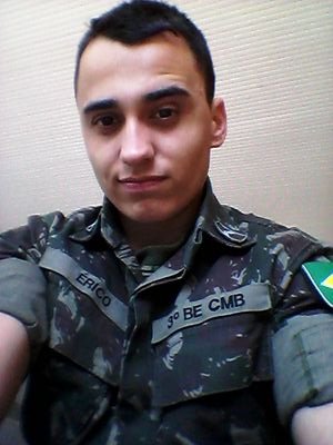 Uma boca, dois ouvidos, escuto mais e falo menos...