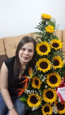 Soy una mujer trabajadora, me gusta mucho proteger el medio ambiente, los perros, viajar, la música y estar rodeada de los seres que mas amo.