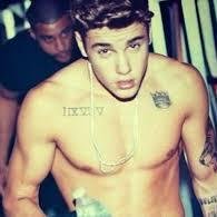 Heei guys! this is a Justin Bieber fanpage! please follow xx