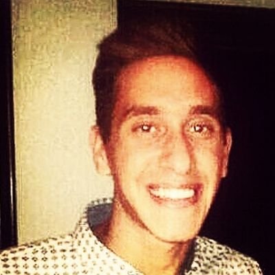Del 96 . Estudiante de turismo en la UHU.              Del futbol no se come. Instagram: @manueljurado8