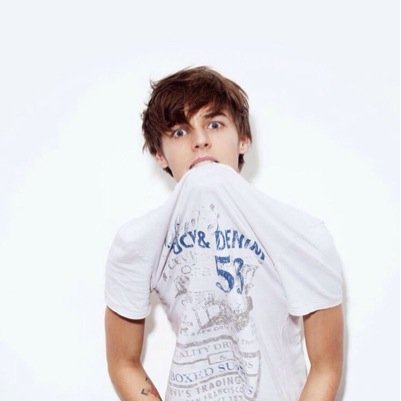 4fanta9's profile picture. 普通の大学生がどこまで世界に影響を与えれるか挑戦してます‼︎ 
フォロワーでレディーガガを越す。
無理かもしれませんが挑戦中です！！
よかったらフォロワーお願いします！