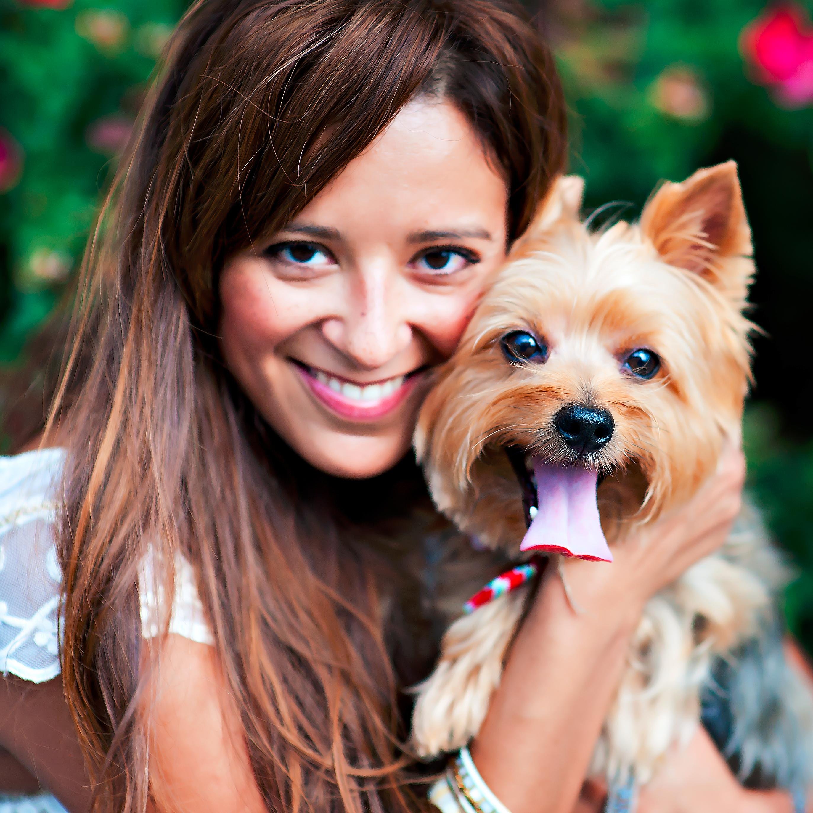 a charismatic 🥥 whose ❤️ belongs in Santa Monica, proud mom of a little boy and a charming Yorkie, and lover of ☀️ and 🌎.