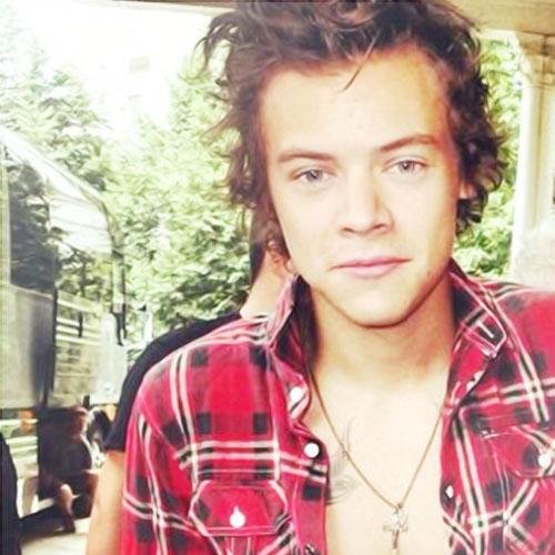 Please follow @_raisinbraniall she gave you this follow. She follows back.