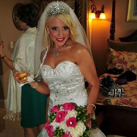 Photographer, Actress, singer, diva, trend setter, stylist, designer, and fashion maven. 803-379-1809 Nicole Rorie https://t.co/SkPbteKYkJ