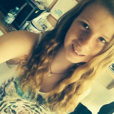 Hi the names Leigh
Love My Friends 
Family 
Dogs  xx