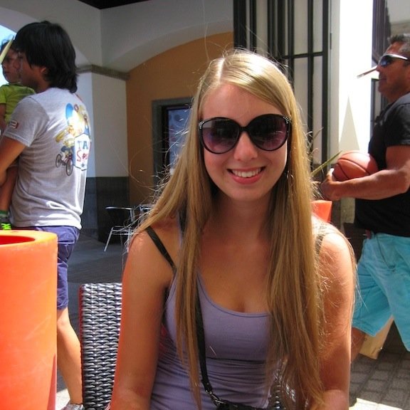 IrisvanBergeijk's profile picture. Iris ~ the Netherlands ~ Online Marketeer ~ MSc in Business Communication and Digital Media