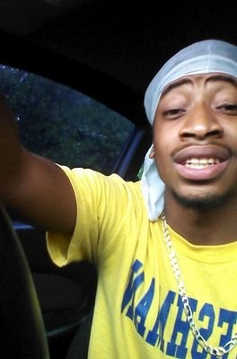 EDBOY_MAXED_OUT's profile picture. #FGE
VEGETARIAN 
BUNNELL RAISED 
THE SUNSHINE STATE ☀ 
MARIJUANA ENTHUSIAST