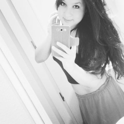 Mundo de sonrisas , conmigo no hay tristeza colega ;)-Pasando niveles como siempre.- *Don't worry be happy* -Porque todo merece la pena.
