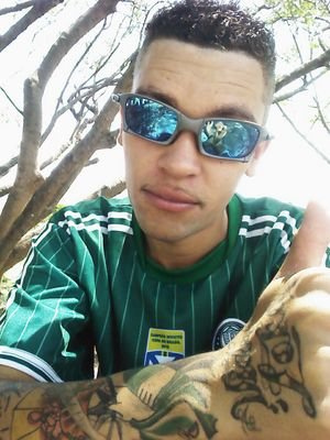 _\|/_são poucos qee eu levoo adiante *#* trais whisk red bul pra comemorar :)