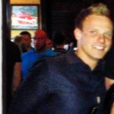 AlexLorenzo28's profile picture. Jammin' duh.