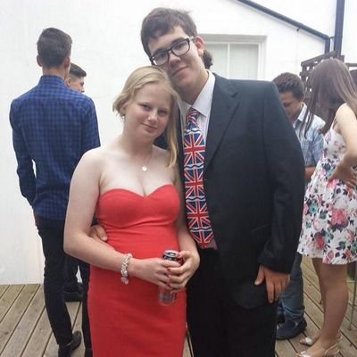 w_a_r_r_1_0_r's profile picture. 'Love is louder than the pressure to be perfect'