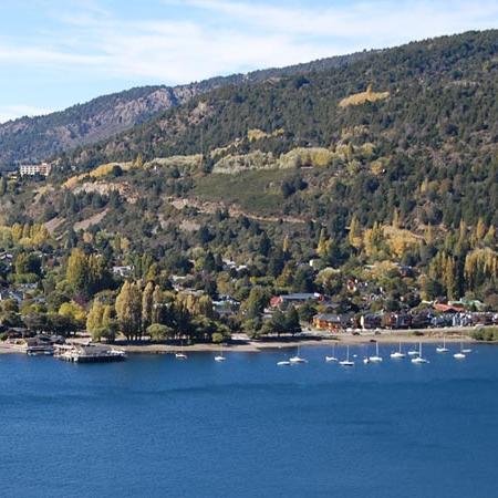 smandescom's profile picture. Un lugar de paz y tranquilidad, por estar rodeado de 400.000 hectáreas del bosques andino-patagónico que pertenecen al PN Lanin