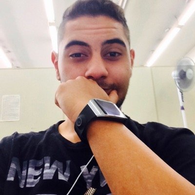 sou um filho de DEUS em primeiro lugar!! uma pessoa feliz,amigos de todos! sou grato por tudo em minha vida!!!