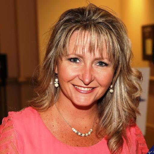 _Julie_Potts_'s profile picture. Madi’s mom 💙💛