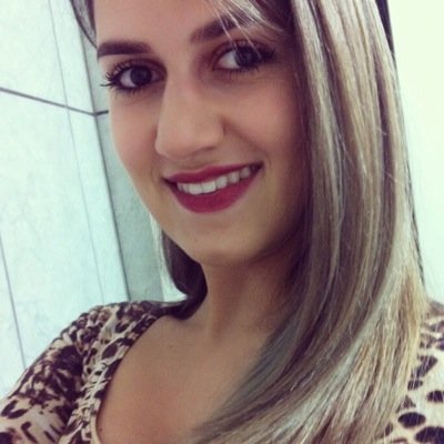 É preciso estar distraído e não esperando absolutamente nada. Não há nada a ser esperado. Nem desesperado.