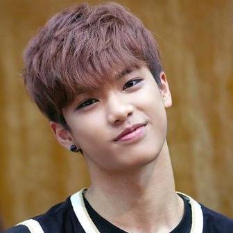 Maknae e rapper dei c-clown~ Doriano è il mio pony e lo amo tanto.