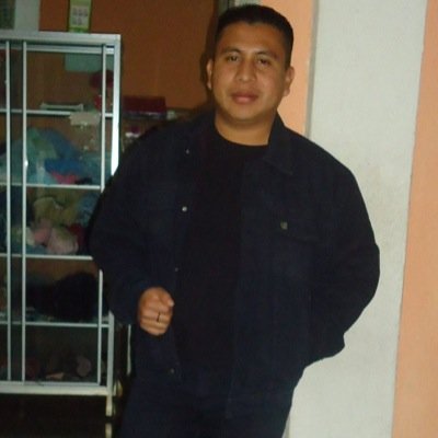 me dedico al trabajo...    entreteniendome con la musica.