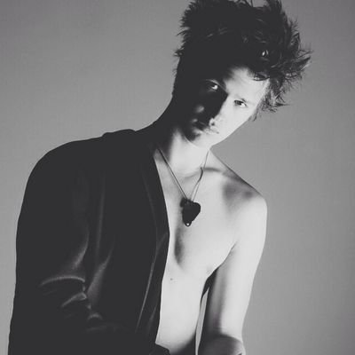 rinuncio alla mia vita per te. {lukey