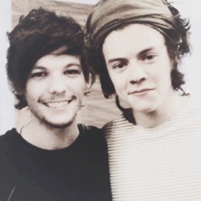 does the little one with the cheekbones know the prince is in love with him