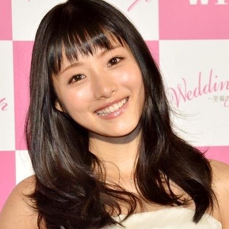 キスしたい№１女優【石原さとみさん】★★ぽってり唇がなんとも魅力的！キスしたくなるような画像をアップします♪キスしたいと思ったらRTお願いします～(*ﾉωﾉ)