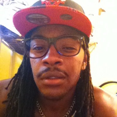 Still tryna figure this lyfe shxt out....Too many fake people n the world for u to have truu friends!!! #sneakerhead