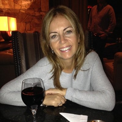 lizzlawrence's profile picture. 