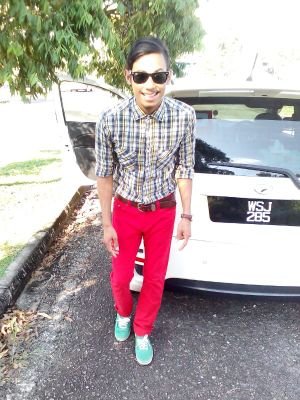 jommm follow my twitter,i will follow u back