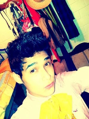 ola me llamo josvan tengo 23 años y soy un chavo a toda m&#+@%& y me gusta hacer amistad de todo tipo chance y encuentro aqi el amor cercano