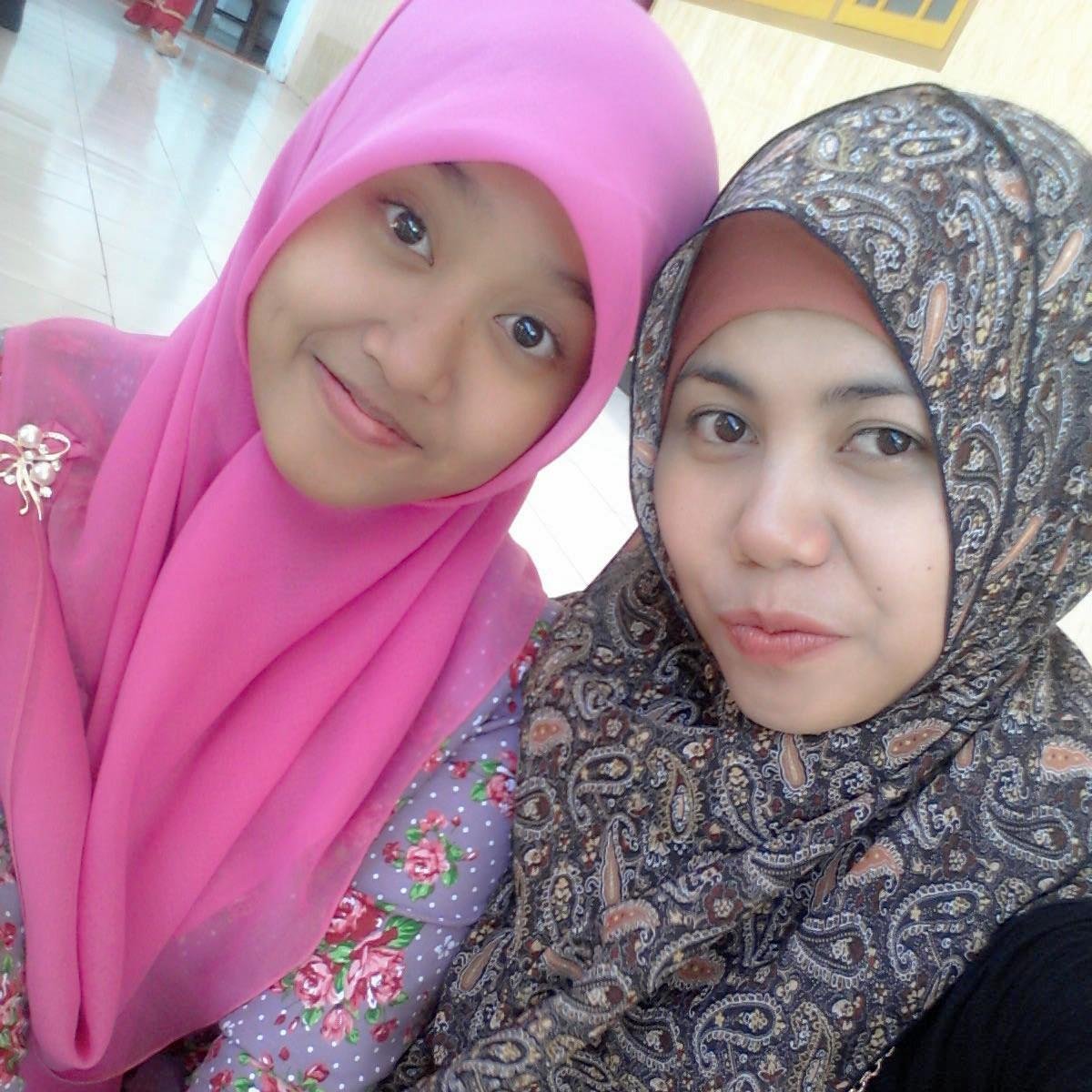 love Allah
love family
love friends
love lesson
and anymore {}
