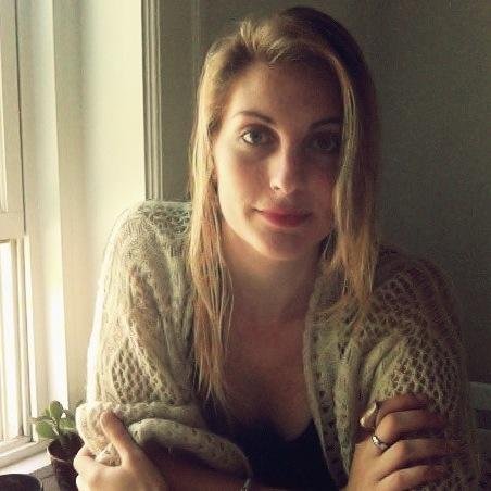 writer // health nut // lover of good pens, good puns & green smoothies // worker bee @MaxwellPR, but tweets probably have nothing to do with that