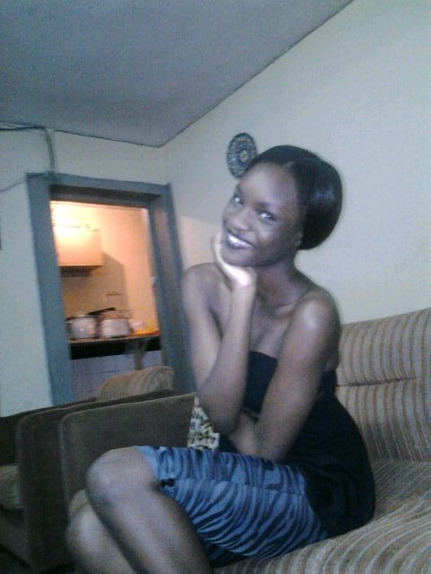 Elamodela's profile picture. 