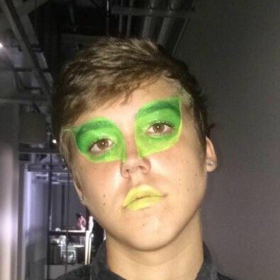 TWEET itty bitty gilinsky to be on gilinskys tl ❤️ YOU WILL GET RTED 
follow @GILINSKYSBLUNT and @Thesydneynamie if you want