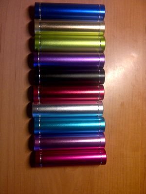 Buenas nos dedicamos a vender :Baterias externas, y todo tipo de accesorios para móviles. Enviamos a toda España.