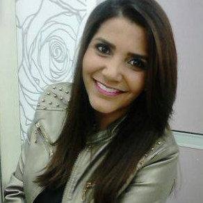 Ariana,sonhadora,baladeira,axezera e muuuuito FELIZ!!!!!!!!!!!!!!!!!
