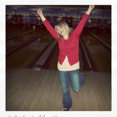 karapoissant's profile picture. Momma, wifey, molder of young minds aka Art Teacher, artist, and all around fun gal!