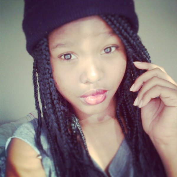 McSmootchie's profile picture. •High heels & high ambitions |Singer•Poet•|Butterfly in Hell•|Follow second Account @Mphoow_TheAries