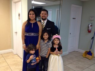 PASTOR DE LA IGLESIA One Family Churcg. SENIOR PASTOR One Family Church.
