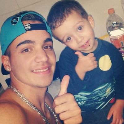 Facebook: felipe beeufor