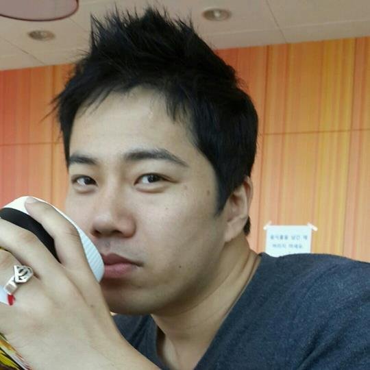 Game Designer. 신은 나에게 게임을 만드는 재주는 주셨지만, 정작 게임을 잘하는 재주는 안주셨다. 게임 엄청 못하는 게임 기획자입니다.