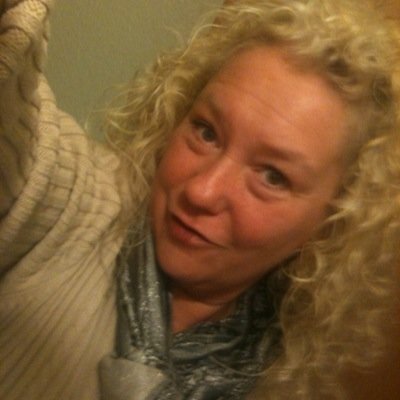 crazyfower's profile picture. 