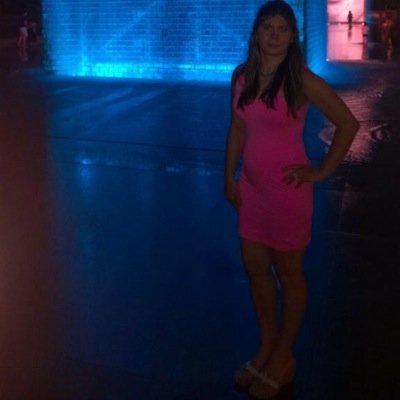 single finding someone to love. Brunette but, sweetest girl at heart. Smile :)  Live ,laugh,love