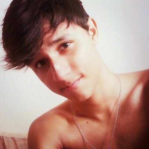 AndreasNatanaelPattimukay facebook ME :)
