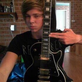 follow @nightdriveirwin
