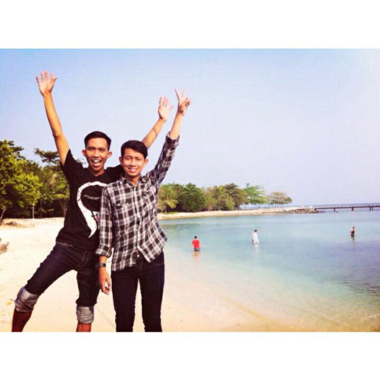 Airlines Ticketing | Package Tour | Bus Pariwisata Information & Reservation : 082216126077