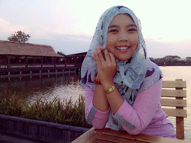 jadi bidan siaga , siap antar dan jaga :)