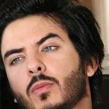 لا تلثم عقلاً انت تجهله