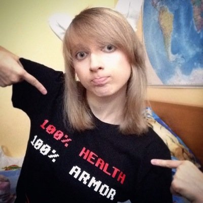 Видеоблогер, обзорщица, летсплейщица и просто красавица. А еще скромная. Очень скромная звездочка. Основательница Фонда Спасения Мобов.
