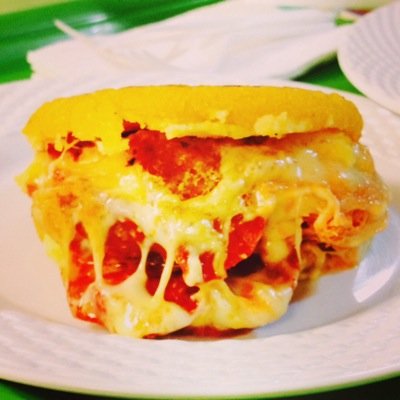 Alma Llanera RD 
Restaurante 
De Comida ha Basé de Maíz
Especialidad 
Cachapas, Arepas y Comida Empresarial.