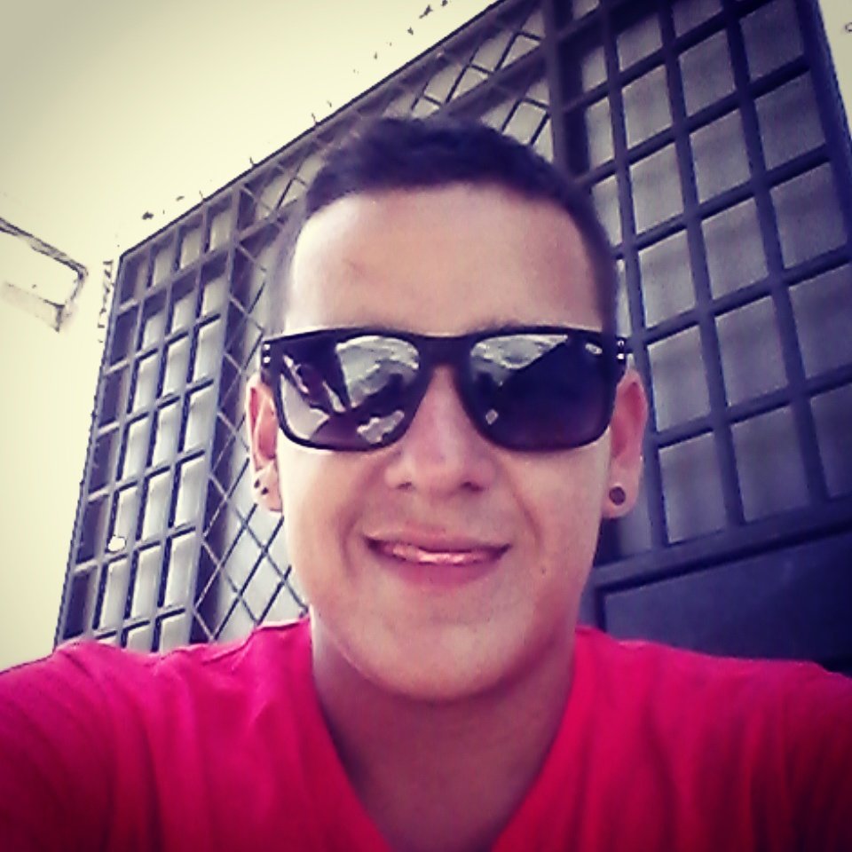 fabianmedina014's profile picture. El amor es como la guerra fácil de empezar pero difícil de terminar