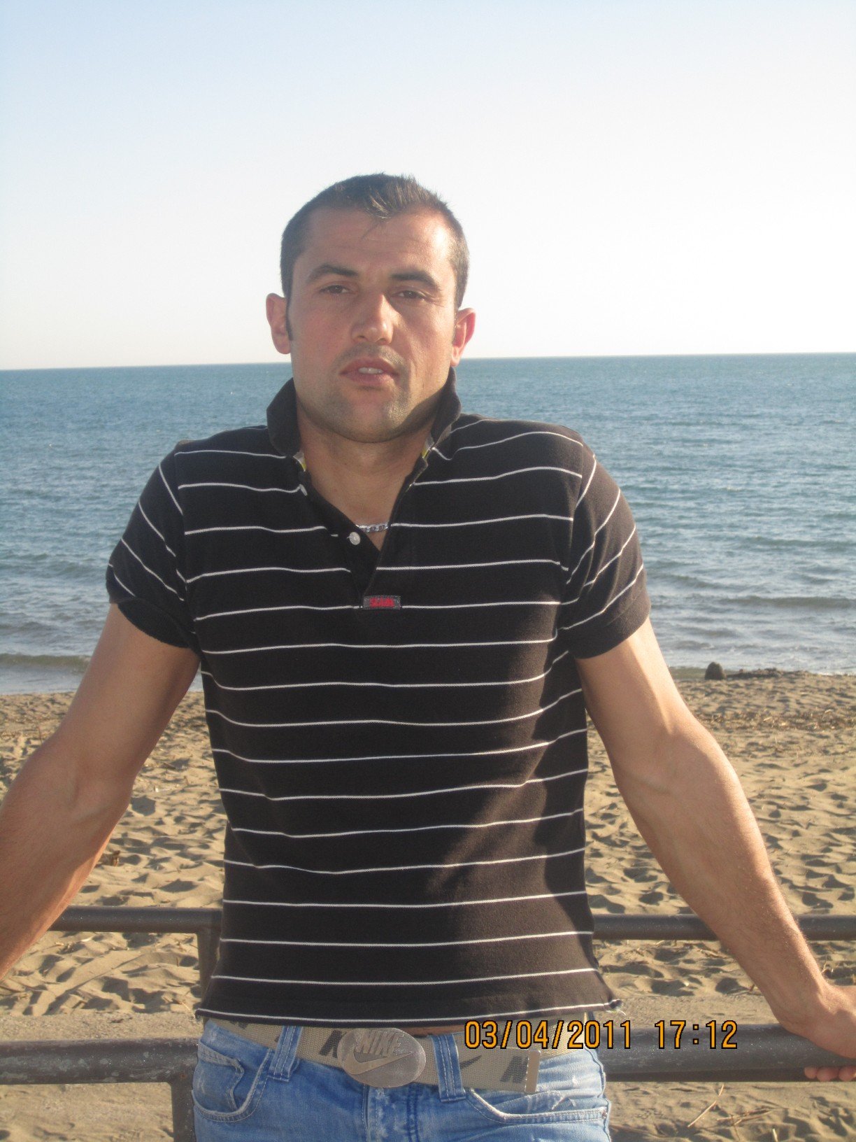 cekani14's profile picture. 